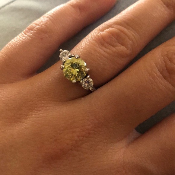 Jewelry - 🔴 5/$20 Sterling Silver Yellow CZ  6.5